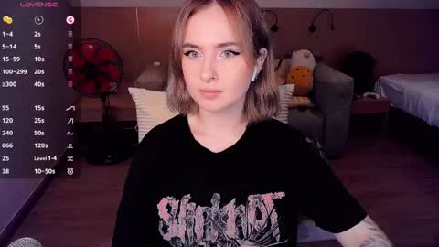 Snapshot of shyfoxxxy chatting on March 2025 01:56:02 PM Effie online show from March 2025 01:56:02 PM