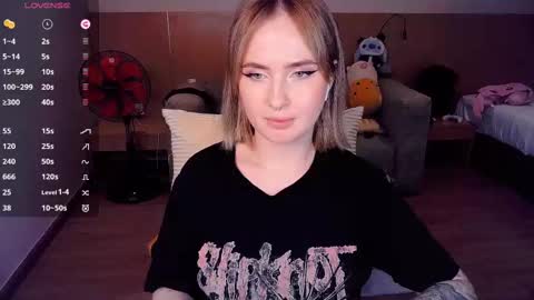 Snapshot of shyfoxxxy chatting on March 2025 10:17:02 PM Effie online show from March 2025 10:17:02 PM