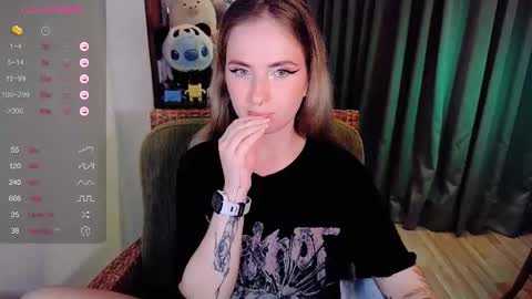 Snapshot of shyfoxxxy chatting on September 2025 11:32:02 AM Effie online show from September 2025 11:32:02 AM