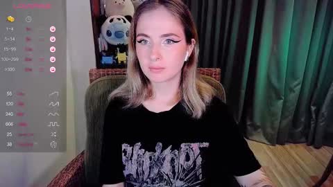 Snapshot of shyfoxxxy chatting on September 2025 09:20:01 AM Effie online show from September 2025 09:20:01 AM