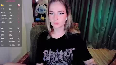 Snapshot of shyfoxxxy chatting on September 2025 06:46:01 AM Effie online show from September 2025 06:46:01 AM