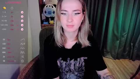 Snapshot of shyfoxxxy chatting on September 2025 05:29:02 AM Effie online show from September 2025 05:29:02 AM