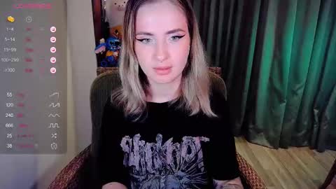 Snapshot of shyfoxxxy chatting on September 2025 08:36:02 AM Effie online show from September 2025 08:36:02 AM