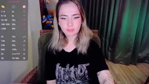 Snapshot of shyfoxxxy chatting on October 2025 05:25:01 AM Effie online show from October 2025 05:25:01 AM