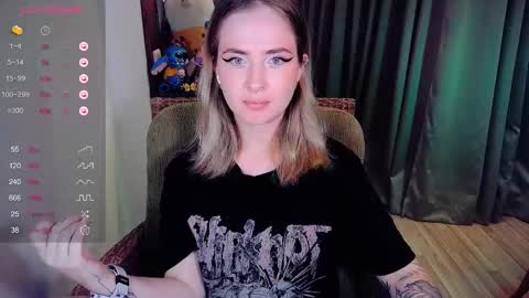 Snapshot of shyfoxxxy chatting on October 2025 11:07:02 AM Effie online show from October 2025 11:07:02 AM