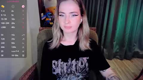 Snapshot of shyfoxxxy chatting on October 2025 07:06:02 AM Effie online show from October 2025 07:06:02 AM