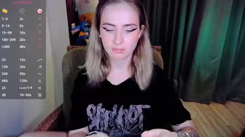 Snapshot of shyfoxxxy chatting on October 2025 10:05:02 AM Effie online show from October 2025 10:05:02 AM