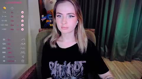 Snapshot of shyfoxxxy chatting on October 2025 07:09:02 AM Effie online show from October 2025 07:09:02 AM