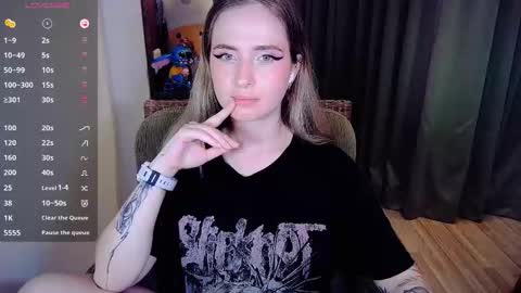 Snapshot of shyfoxxxy chatting on October 2025 07:36:02 PM Effie online show from October 2025 07:36:02 PM