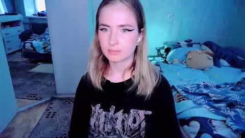 Snapshot of shyfoxxxy chatting on October 2025 07:38:02 AM Effie online show from October 2025 07:38:02 AM