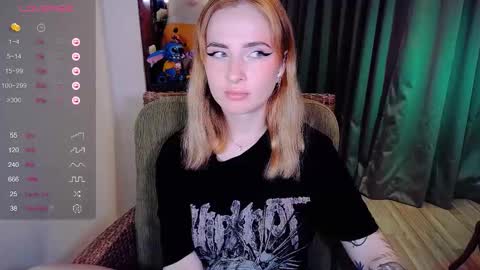 Snapshot of shyfoxxxy chatting on November 2025 11:10:01 AM Effie online show from November 2025 11:10:01 AM