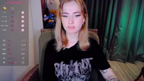 Snapshot of shyfoxxxy chatting on November 2025 09:04:02 AM Effie online show from November 2025 09:04:02 AM