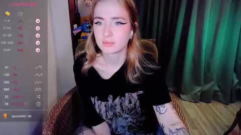 Snapshot of shyfoxxxy chatting on November 2025 12:27:02 PM Effie online show from November 2025 12:27:02 PM