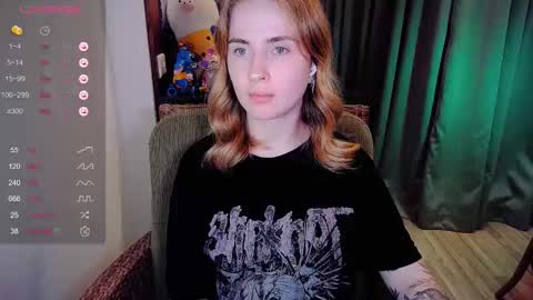 Snapshot of shyfoxxxy chatting on November 2025 05:37:01 PM Effie online show from November 2025 05:37:01 PM