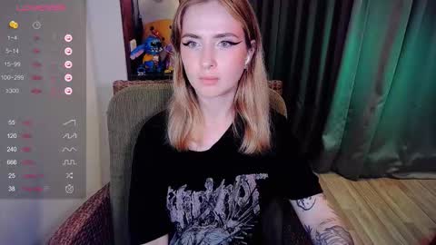 Snapshot of shyfoxxxy chatting on December 2025 06:34:01 PM Effie online show from December 2025 06:34:01 PM