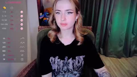 Snapshot of shyfoxxxy chatting on January 2026 07:43:02 AM Effie online show from January 2026 07:43:02 AM