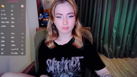 Snapshot of shyfoxxxy chatting on January 2026 07:23:01 AM Effie online show from January 2026 07:23:01 AM