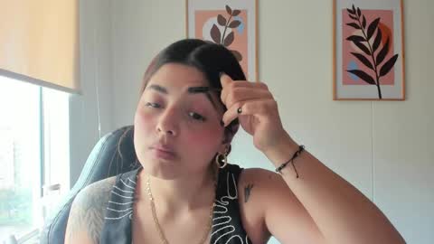 Snapshot of shylittlebunny chatting on April 2026 03:15:02 PM shylittlebunny online show from April 2026 03:15:02 PM