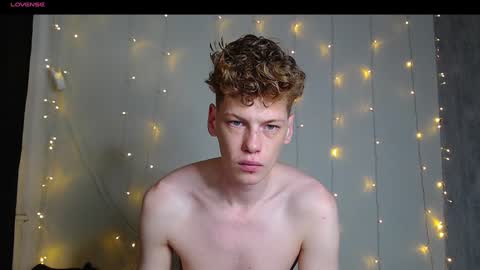 Snapshot of shyredstar chatting on January 2025 08:00:01 AM Tom and Betty online show from January 2025 08:00:01 AM