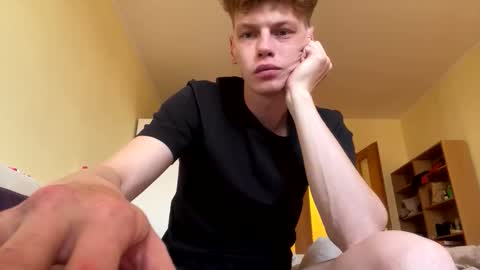 Snapshot of shyredstar chatting on October 2025 07:39:01 AM Tom and Betty online show from October 2025 07:39:01 AM