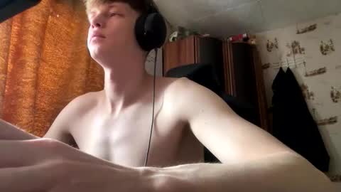 Snapshot of shyredstar chatting on December 2025 07:34:01 AM Tom and Betty online show from December 2025 07:34:01 AM