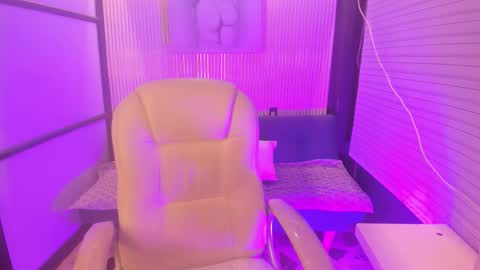 siafoxx_ online show from February 2026 05:16:02 AM