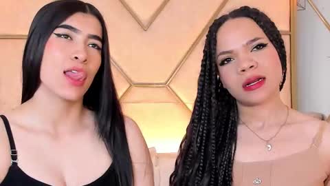 Snapshot of siara_lewis_ chatting on December 2025 11:00:01 PM Siara and Zoe tattoo online show from December 2025 11:00:01 PM