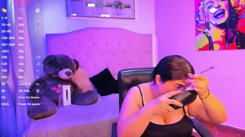 SIENNA  online show from February 2026 01:01:02 PM