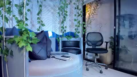 SinnaDark online show from July 2026 11:23:01 AM