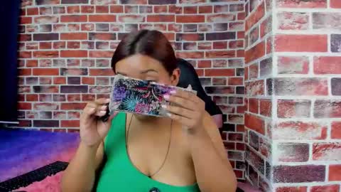 sienna_lux01 online show from March 2026 01:20:01 AM