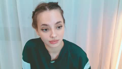 Sienna Mia online show from May 2026 04:37:02 PM