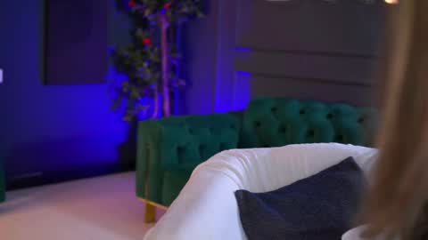 Snapshot of siennaruh chatting on February 2026 10:09:01 AM Sienna online show from February 2026 10:09:01 AM