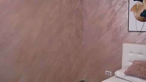 Snapshot of sierra_halle chatting on January 2025 11:56:01 PM SIERRA online show from January 2025 11:56:01 PM