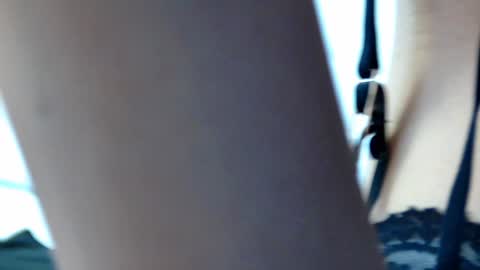 Snapshot of sierra_halle chatting on January 2025 12:38:01 AM SIERRA online show from January 2025 12:38:01 AM