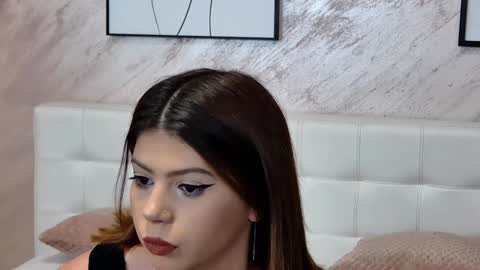 Snapshot of sierra_halle chatting on February 2025 12:08:02 AM SIERRA online show from February 2025 12:08:02 AM