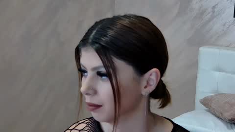 Snapshot of sierra_halle chatting on February 2025 08:10:01 PM SIERRA online show from February 2025 08:10:01 PM