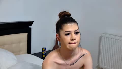 Snapshot of sierra_halle chatting on February 2025 02:23:02 AM SIERRA online show from February 2025 02:23:02 AM