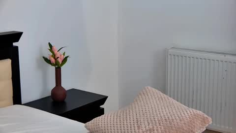 Snapshot of sierra_halle chatting on March 2025 11:16:02 PM SIERRA online show from March 2025 11:16:02 PM