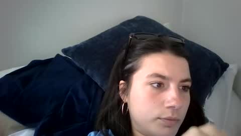 sierranovaa online show from April 2026 07:14:01 PM