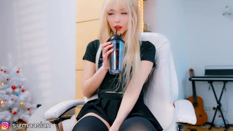 Snapshot of sigmasian chatting on December 2024 05:31:02 AM OF instagram sigmaasian twitter sigmasian online show from December 2024 05:31:02 AM