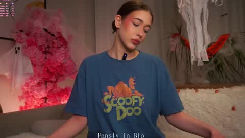 Eva  online show from October 2025 11:14:02 AM