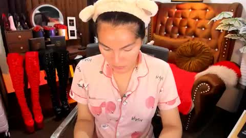 significant_devora online show from May 2026 02:11:02 PM
