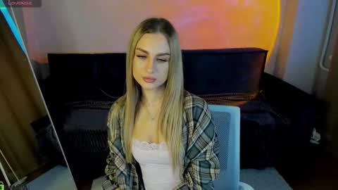 Snapshot of silen_tori chatting on February 2026 01:46:01 AM Silen online show from February 2026 01:46:01 AM