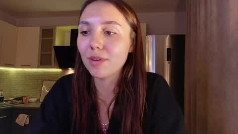 You fav Miss Si online show from October 2025 03:20:01 PM