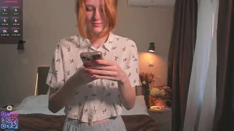 Snapshot of silkencrave chatting on September 2025 03:34:02 PM Call me Mia online show from September 2025 03:34:02 PM