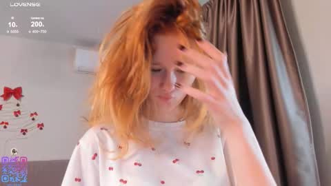 Snapshot of silkencrave chatting on December 2025 08:12:02 AM Call me Mia online show from December 2025 08:12:02 AM