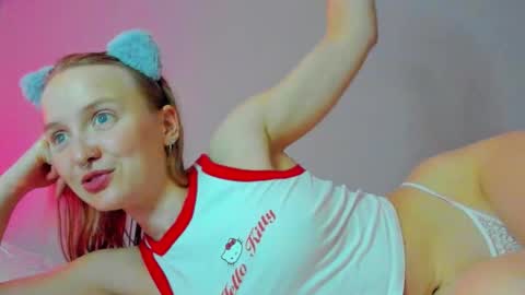 Mila online show from October 2025 08:10:01 PM