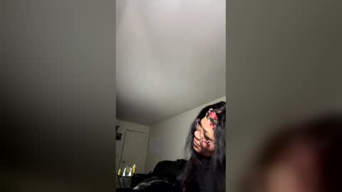 Snapshot of silkybvtter chatting on April 2026 07:47:01 AM SilkyBvtter online show from April 2026 07:47:01 AM