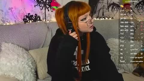 Mia online show from May 2026 07:44:02 PM