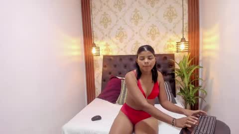 Snapshot of silvanadelatorre chatting on April 2026 07:03:01 PM Silvanadelatorre online show from April 2026 07:03:01 PM
